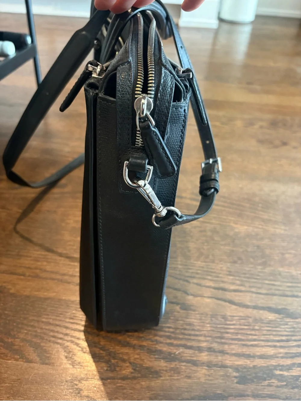 Tumi Black Leather Laptop tote bag/Briefcase with Adjustable Shoulder Strap
